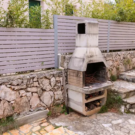 Apartament Rumena *