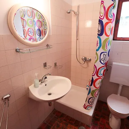 Apartament Rumena *
