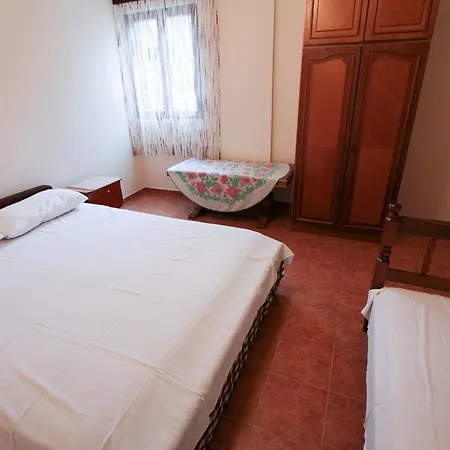Apartament Rumena *