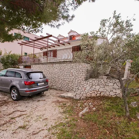 Apartament Rumena *